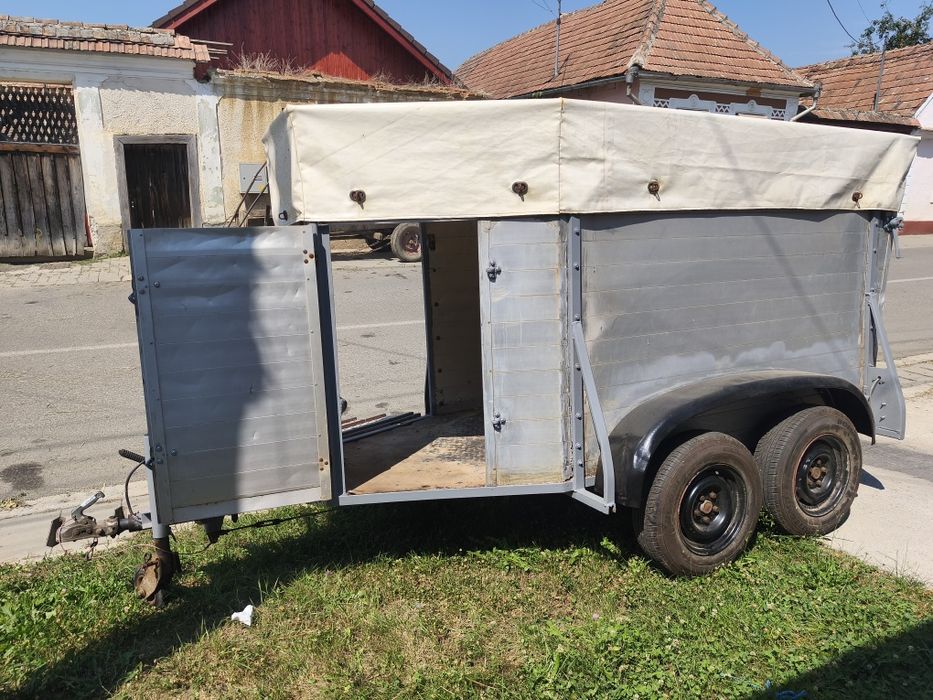 Vând remorca 2T maxima autorizata am 3 luni se poate circula 3 luni numere rosii