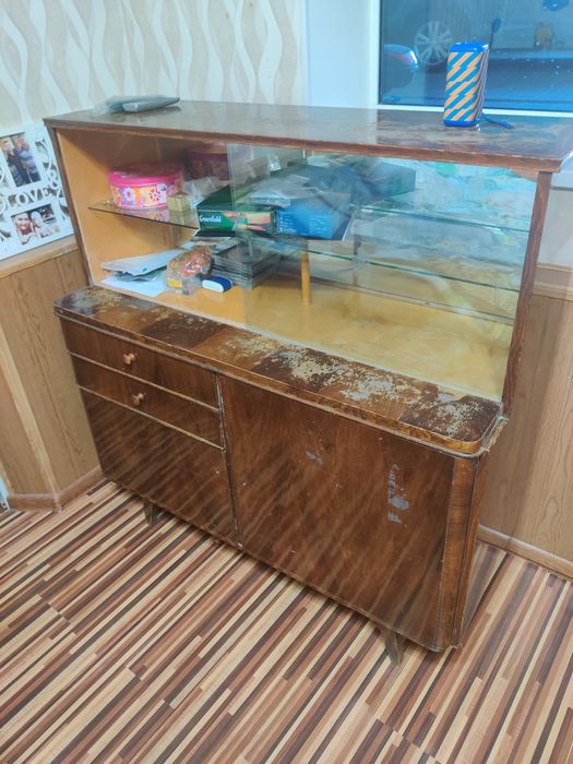 Сервант б/у не большой компактный