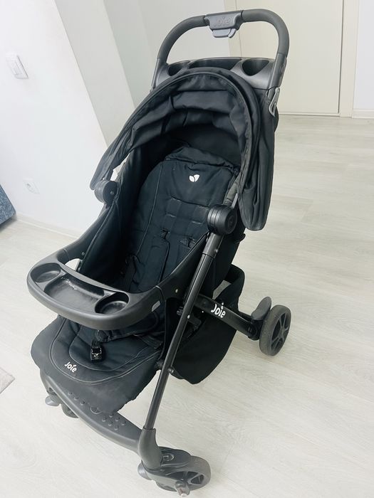 Продам прогулочную коляску Joye