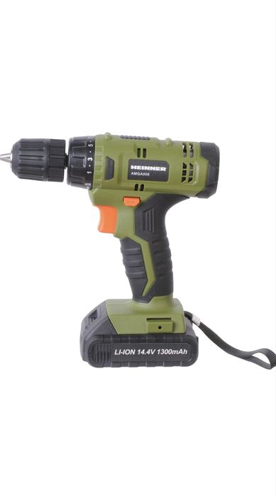 Vând mașină de inșurubat si găurit !!