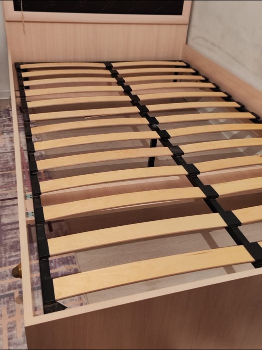 Продам кровать без матроса