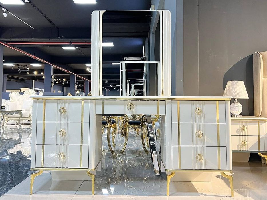 Мебель на заказ Спальни Гарнитур /Floriya