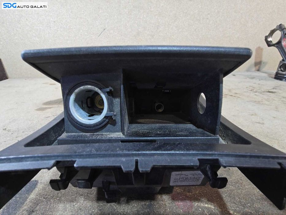 Scrumiera Spate Consola Centrala Cotiera Mercedes Clasa E Class W212 S212 2009 - 2016 Cod A2126803750 [LN1418]