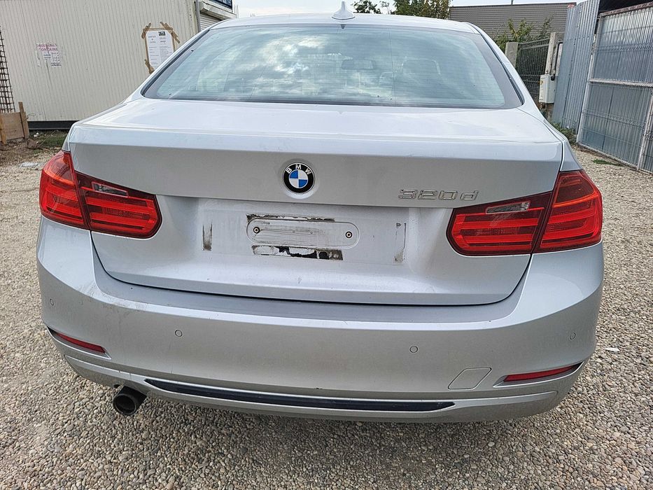 Tragar,calandru bmw f30 Piese Dezmembrez Dezmembrari BMW F30