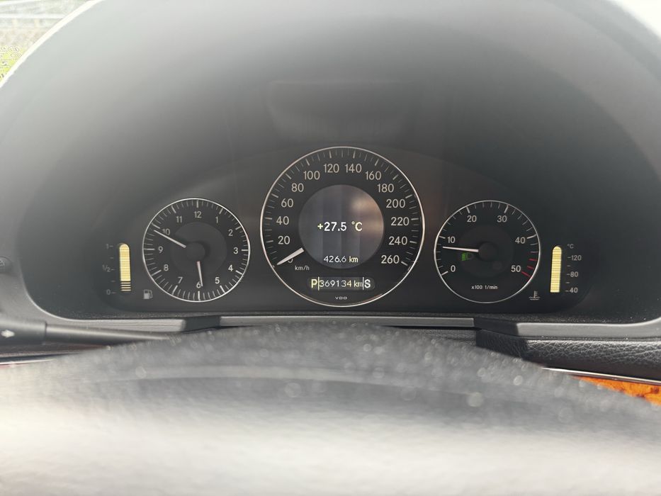 Mercedes Benz E clase W221