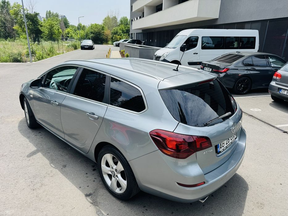 Opel Astra J 2012 2.0Cdti