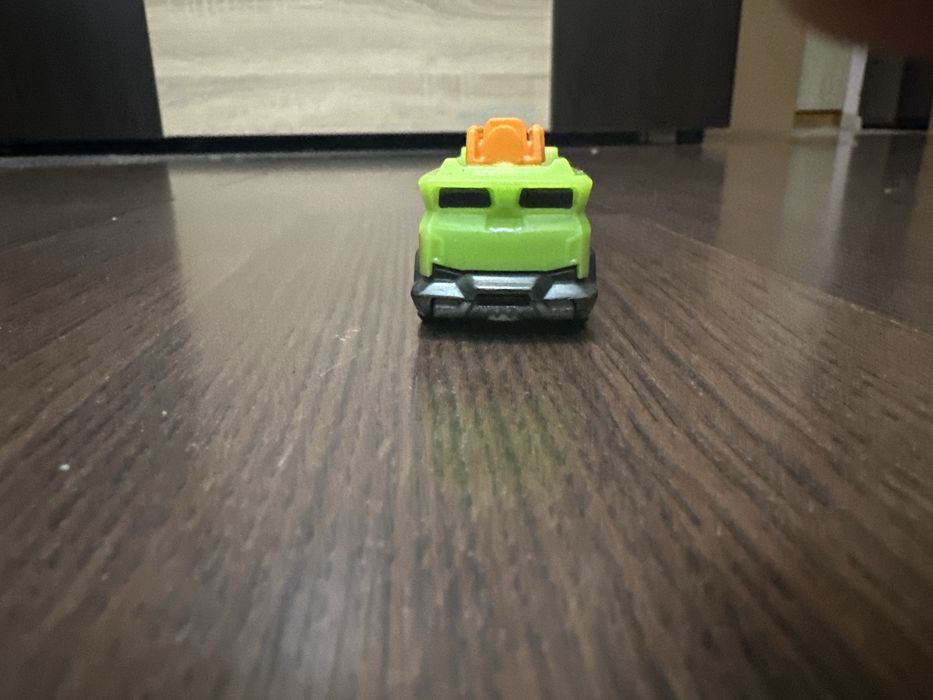 Продавам Hotwheel бус