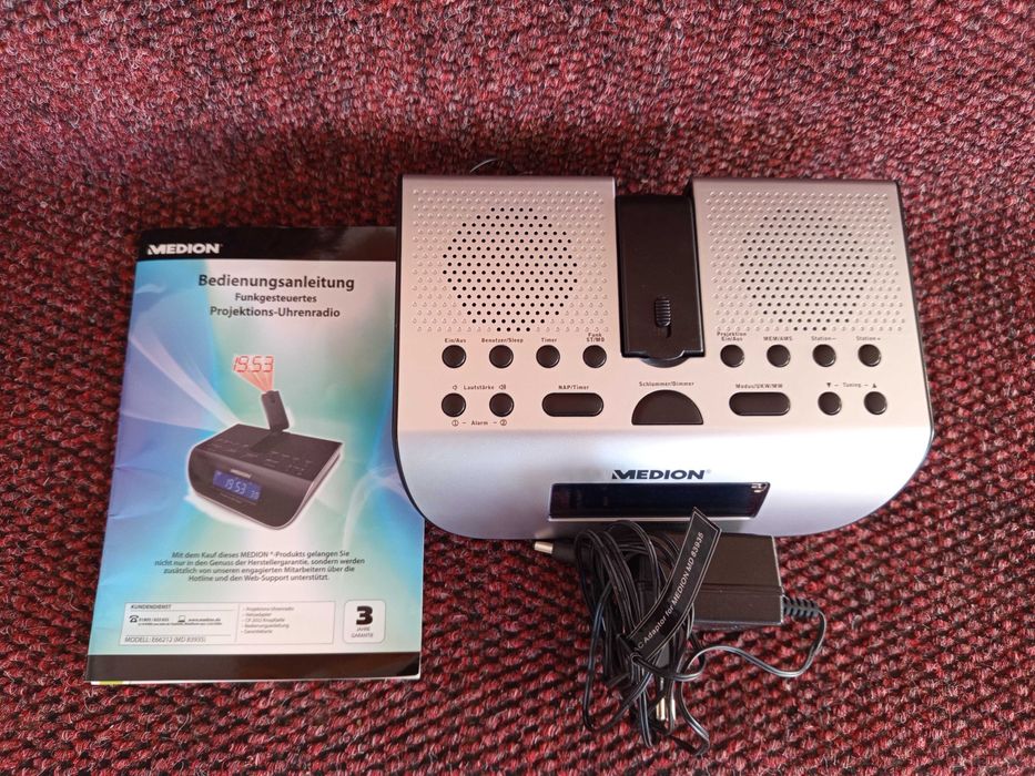 Radio ceas proiector