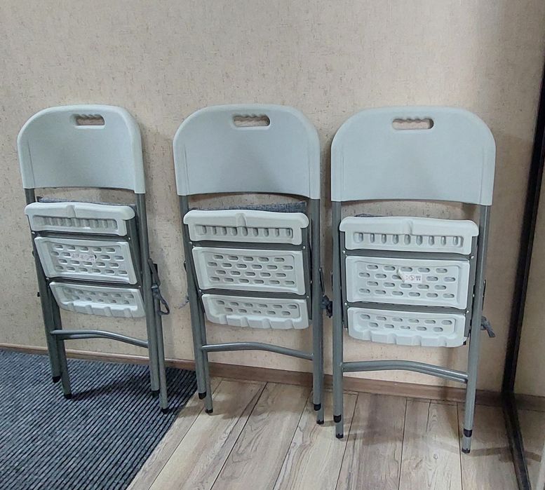 Стулья складные пластиковые 3шт.
