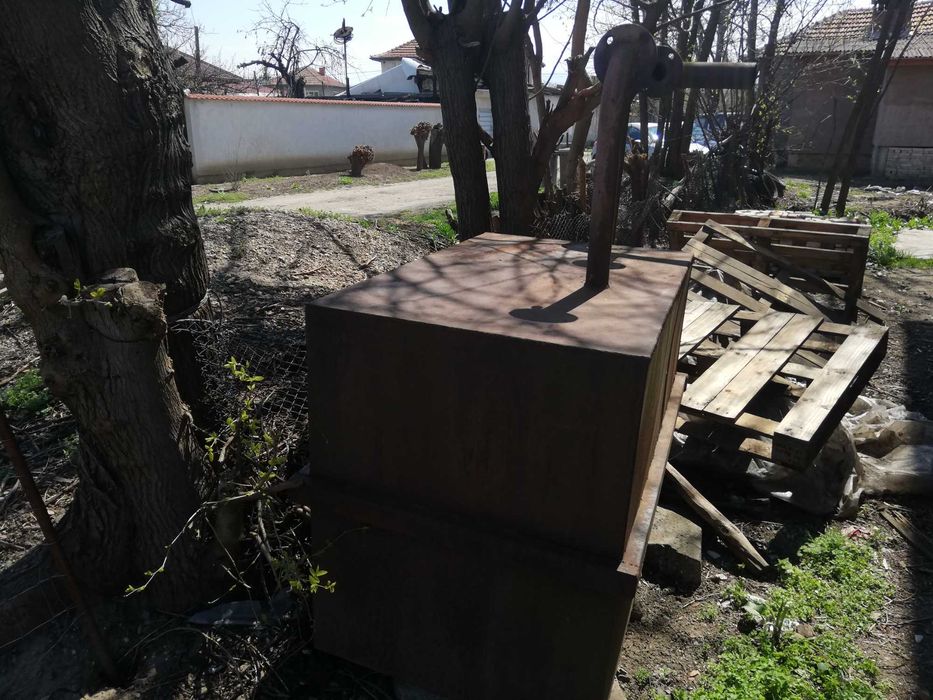 Продавам цистерна  с вместимост 1кубик