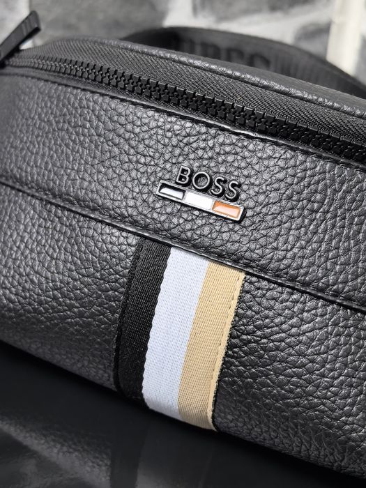 Hugo Boss чанта тип банан