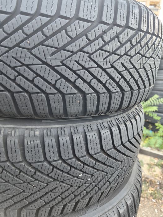 2бр. 205 55 16 Pirelli зимни.