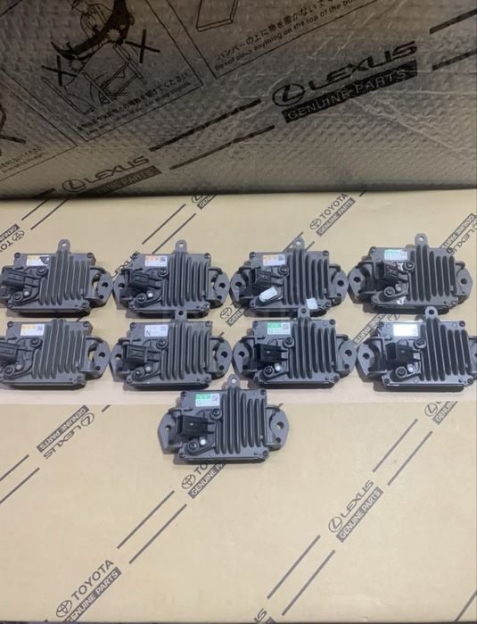 Дистронник Эмблема камри 70. Рав4. Lexus ES