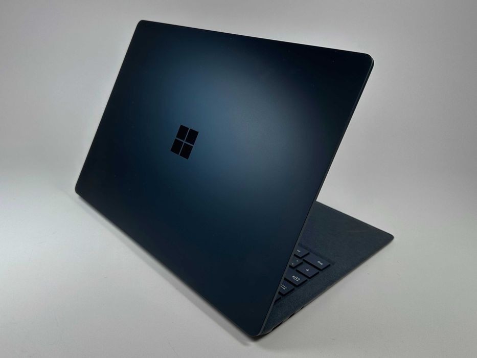 Laptop Microsoft Surface 2 Intel i7-7660u 16 gb ram 512 gb ssd 13.5 inch 2K Touchscreen Ultraslim Carcasa metalica Windows 11 Factura si Garantie 1 an
