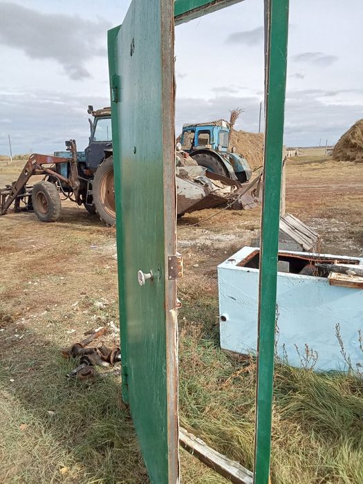 Железная входная дверь