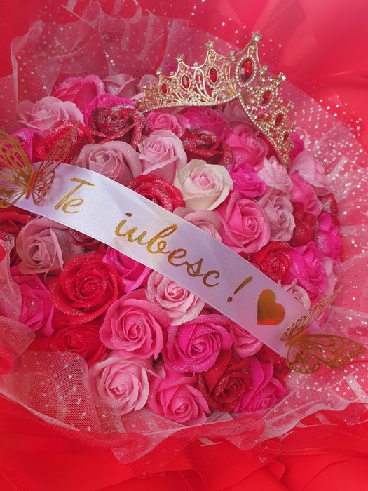 Buchete trandafiri sapun si satin