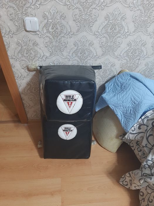 Груша настенная новая