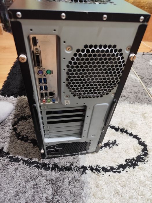 Vând componente PC/PC