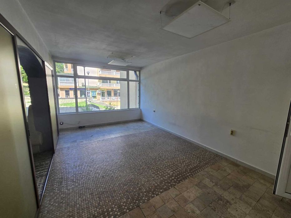 Продава се Магазин в Велико Търново, Център - 61 кв.м за 1786 €/кв.м - Снимка #6