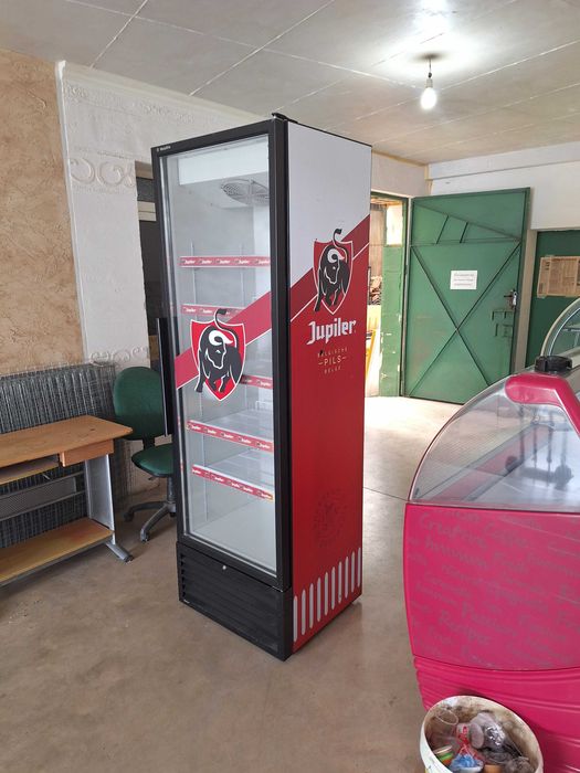 Хладилна витрина за безалкохолни и напитки