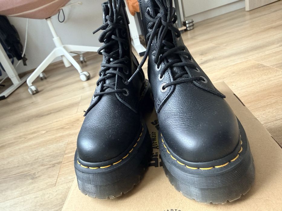 Продавам дамски обувки Dr. Martens Jadon III Pisa, 38