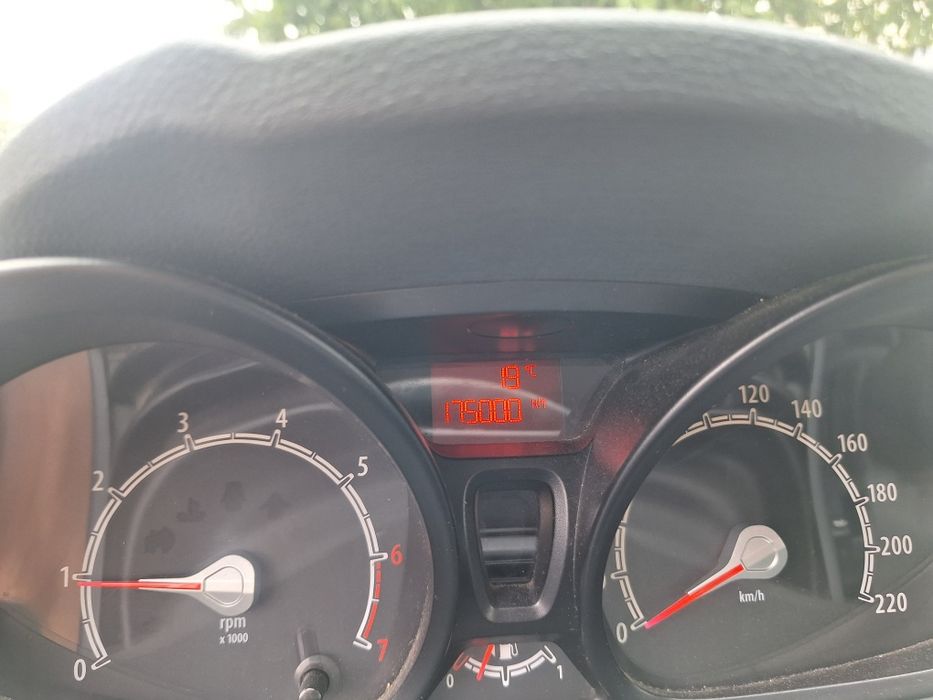 Ford Fiesta, 1,25 бензин, отлична, реални 175 000 км.