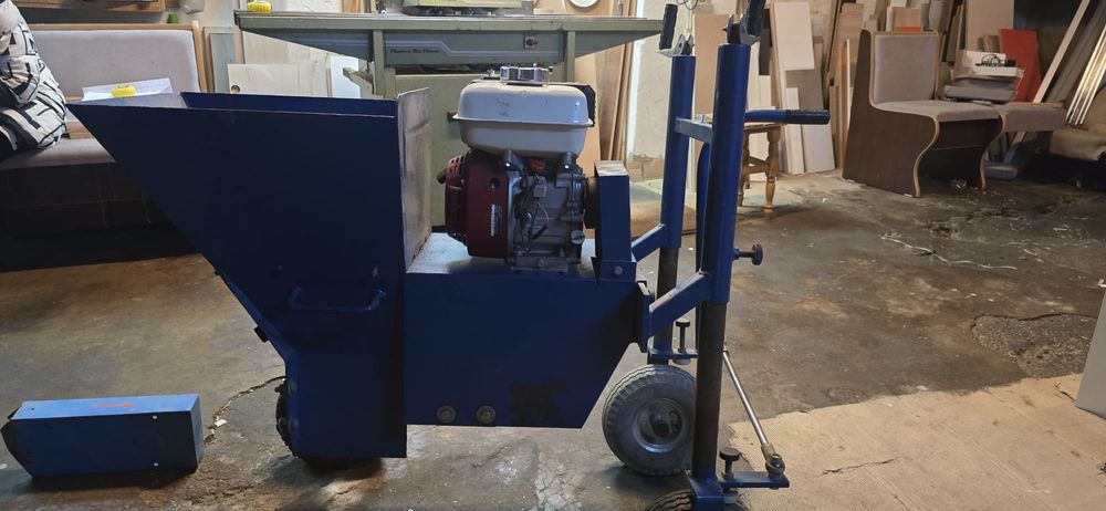 Masina de facut borduri Lil Bubba