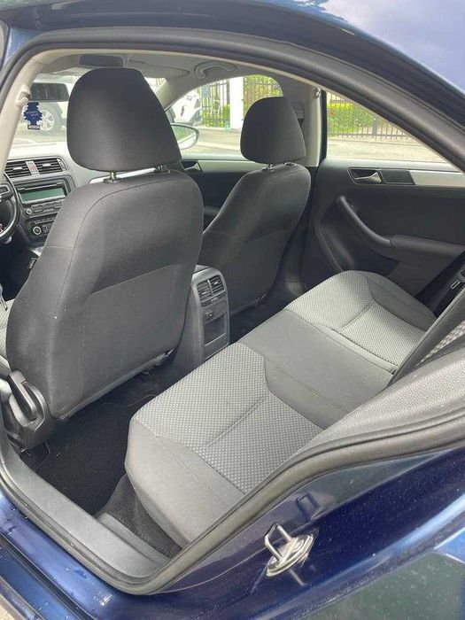 Vand Volkswagen Jetta 2011 1.6 TDI primul proprietar