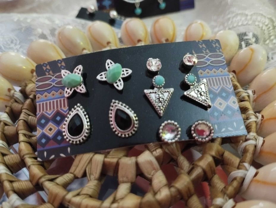 Обеци комплект, не използвани