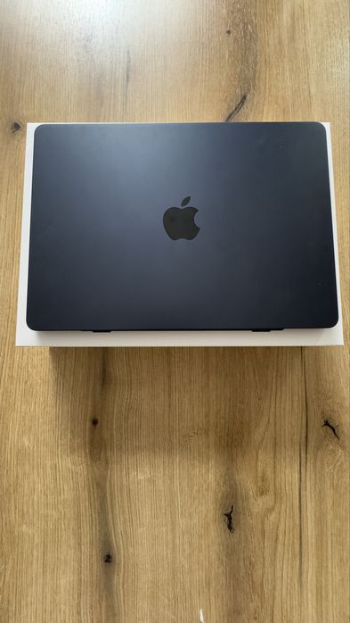 Macbook air  M4 закупен 21 Декември в Гаранция на 100% Батерия