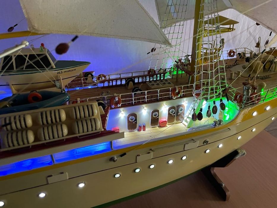 Macheta la scara Bricul Mircea 1882 nava scoala a Romaniei