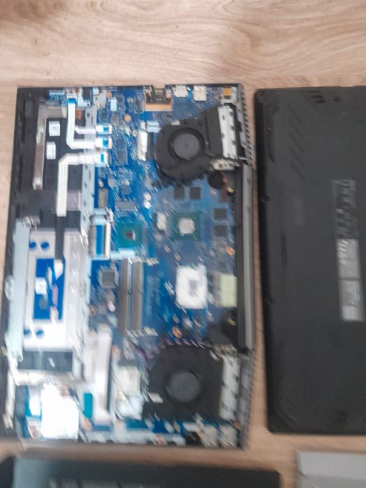 Ноутбук на запчасти