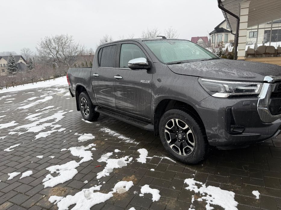 Toyota Hilux Exclusive 2.8 D-4D, Automată, 2022