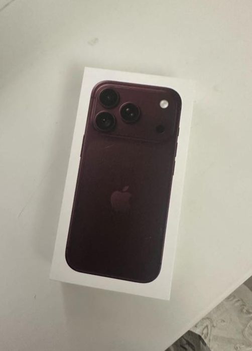 Продам Iphone 18 PRO