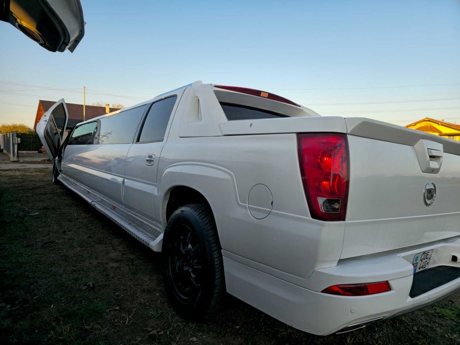Limuzina de inchiriat Cadillac Escalade Inchiriez Limuzina