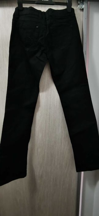 Vând 2 perechi de blugi clasici, negri, Esprit, 38 și 40, 70 lei/buc