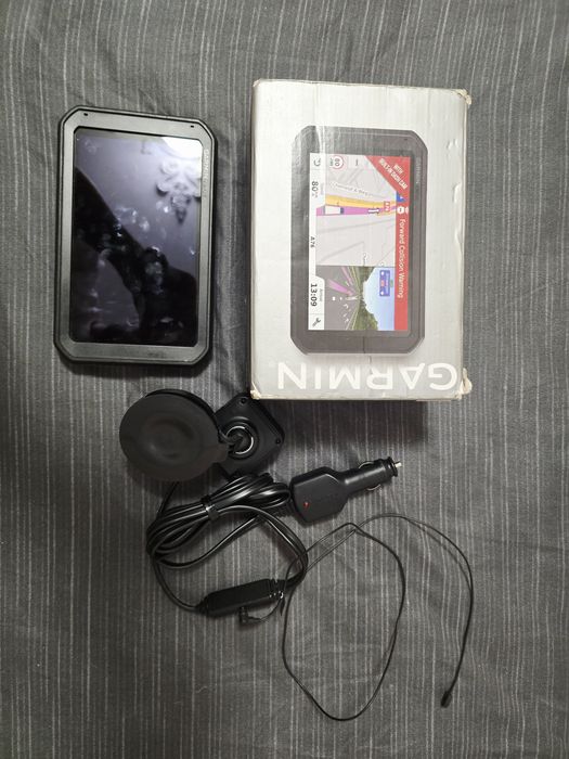 Навигация Garmin dezl 785