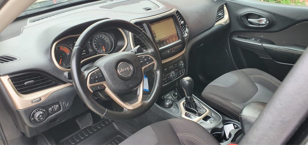 Jeep cherokee limited 4x4 2015/11