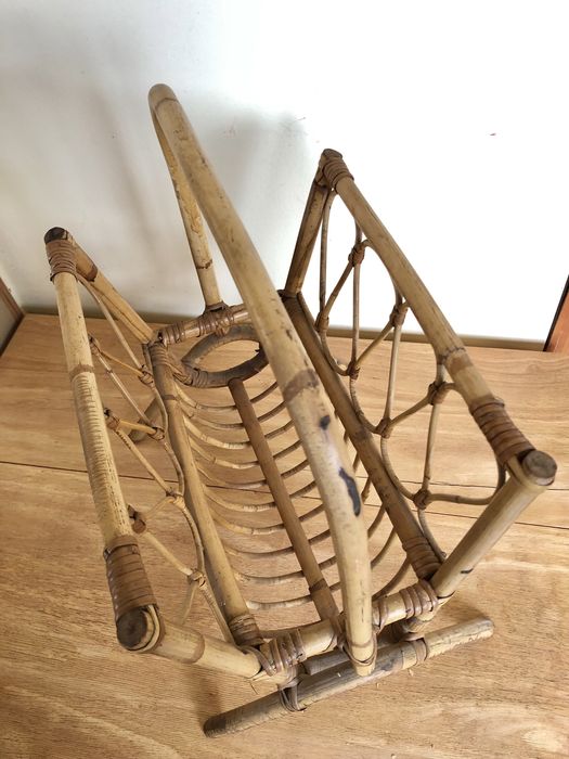 бамбукова стойка за съхранение на списания, вестници, винилови плочи