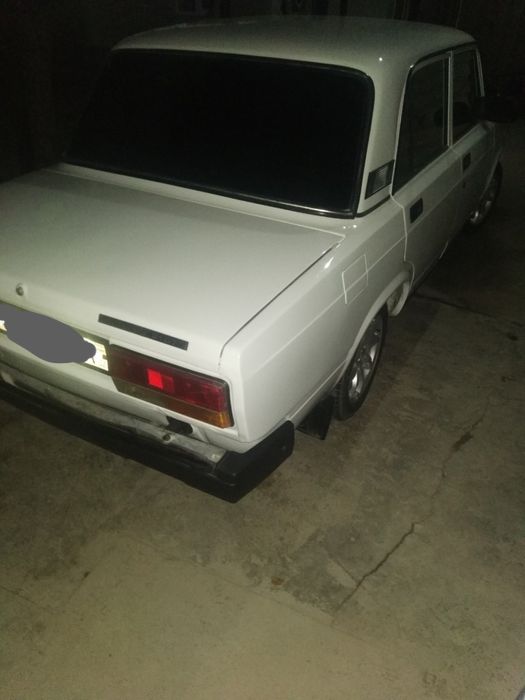 Vaz 2107 injektor. Yili 1985. Benzin