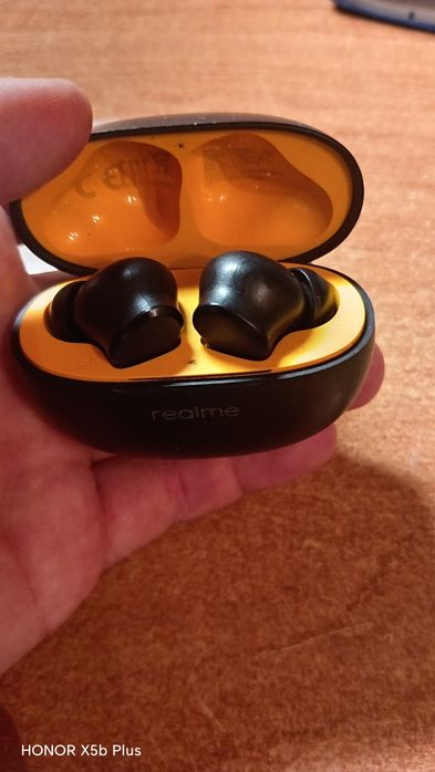 Продам наушники realme