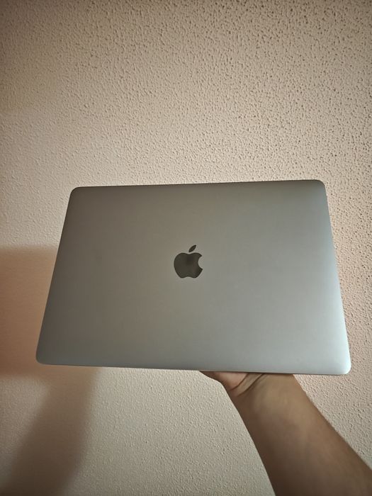 Macbook Pro 2020 13" I5 touchbar