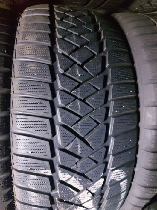 Гуми зимни 235/55R17 DUNLOP