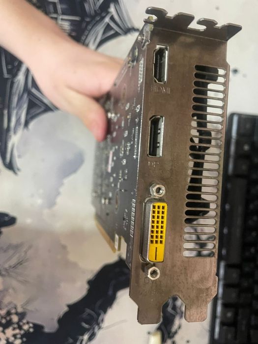 Видеокарта GTX 1050 TI