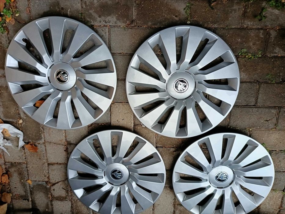 НОВИ летни гуми 205/60/16 с джанти и тасове за Шкода Октавия