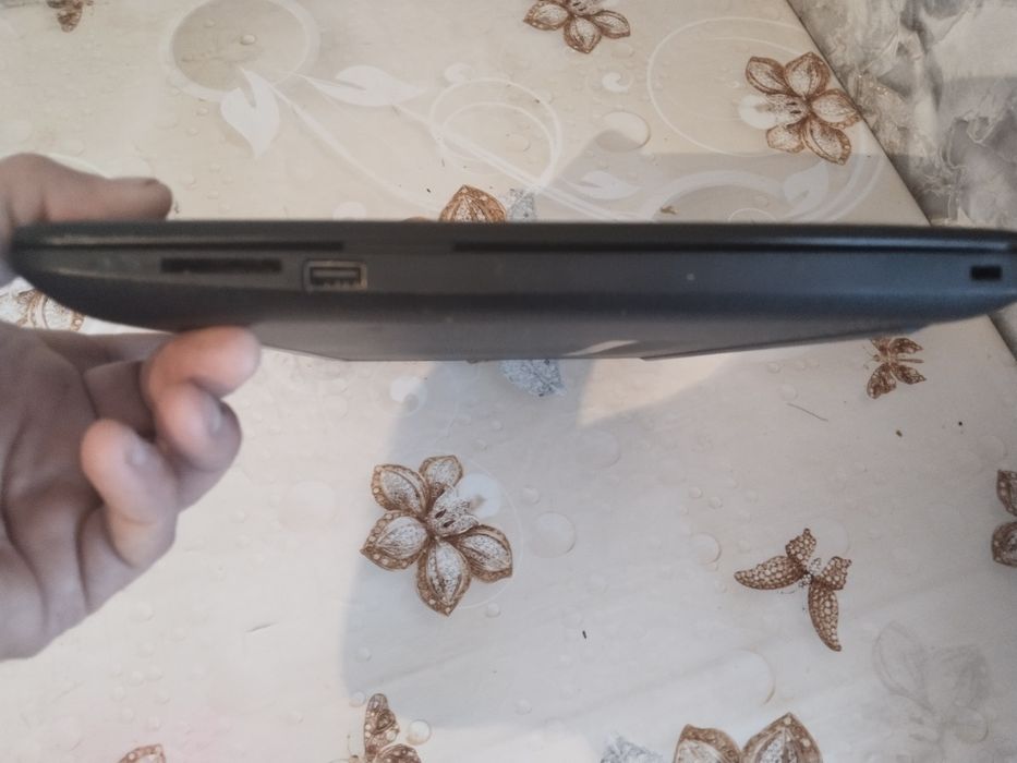 Ноутбук почти новый