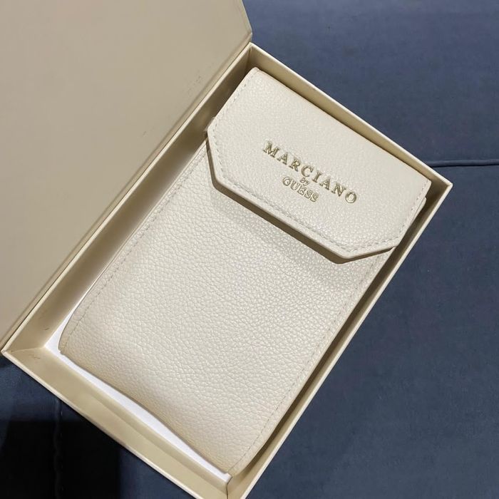 продам сумку MARCIANO GUESS