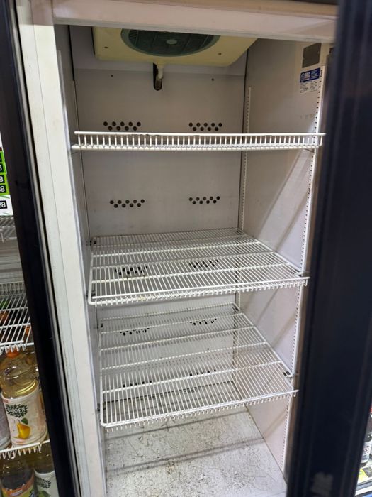 Витринный холодильник