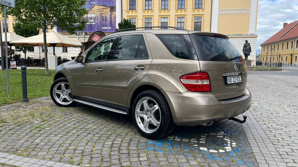 Mercedes ML 3.0 Diesel An 2009 Unic proprietar in acte Înmatriculat Ro Cu Acte La Zi