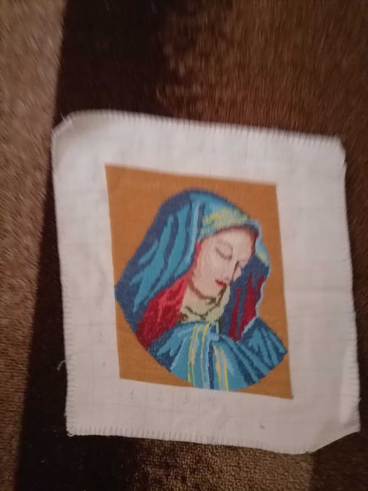 Бродирани нови гоблени